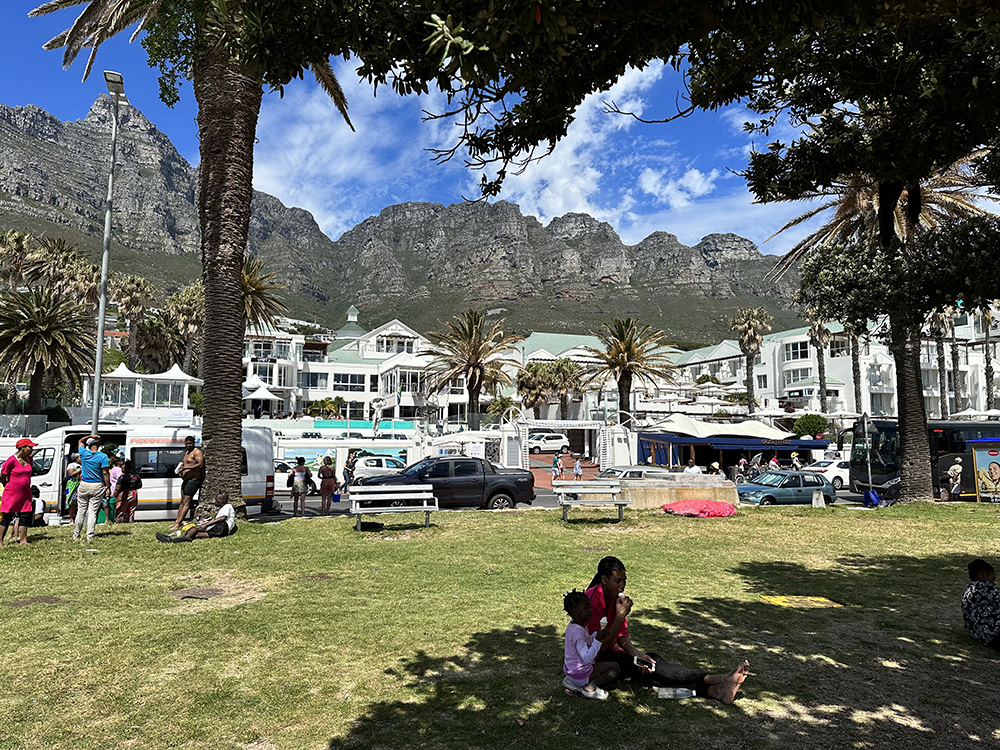 Camps Bay Shopping and Restaurants