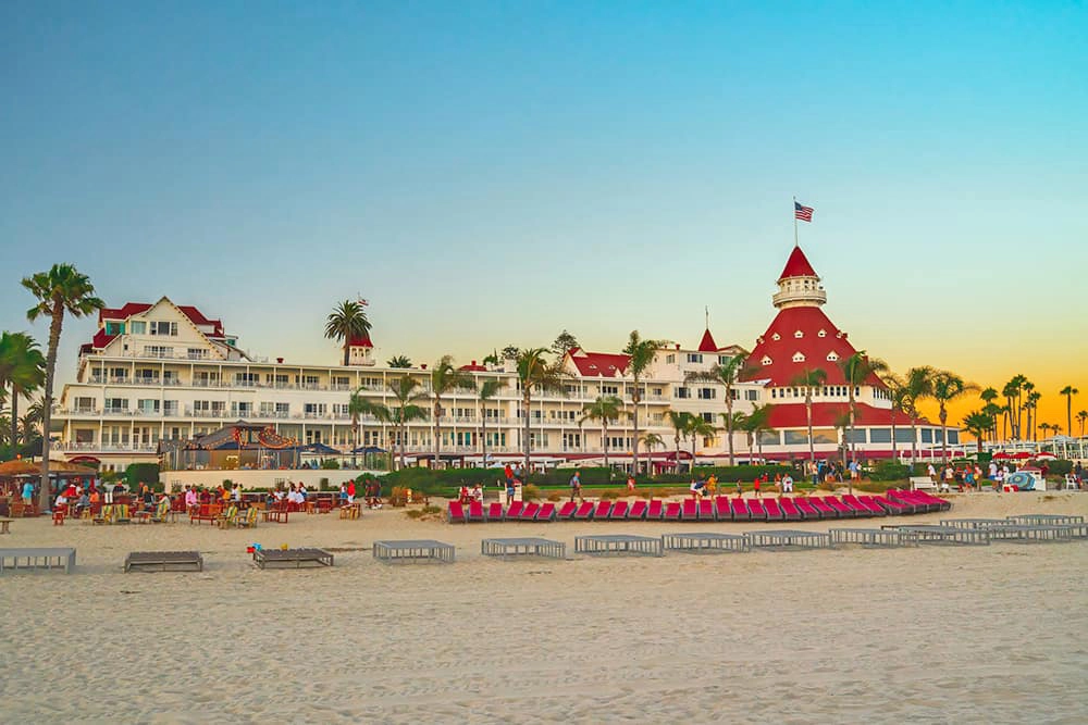 Mother-daughter beach vacations 